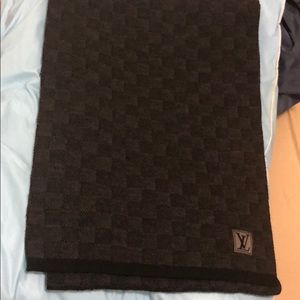 Louis Vuitton scarf